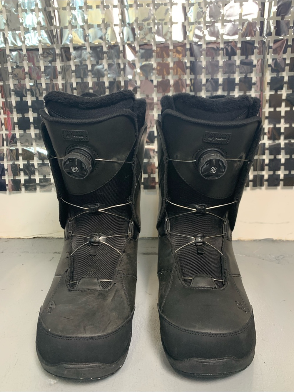K2 Men's Black Snowboard Boots with BOA Closure - Picture 4 of 7